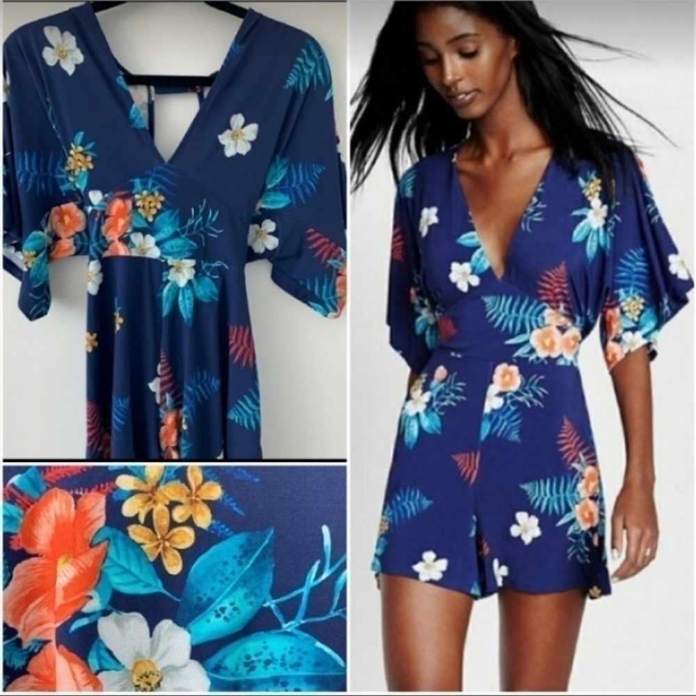 Express Kimono Style Navy Blue Floral Shorts Romper Size XS